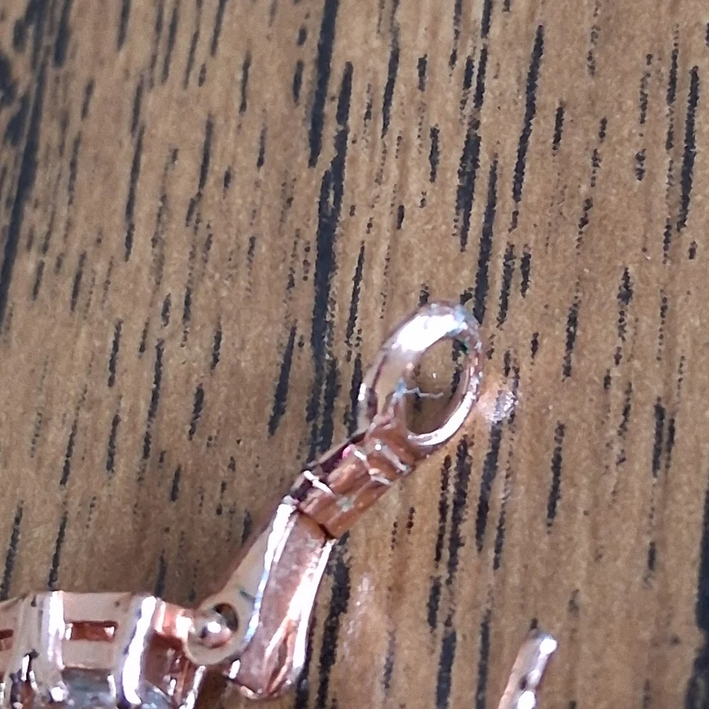 Elegant Rose Gold And Crystal Hoop Earrings EUC - Picture 8 of 11